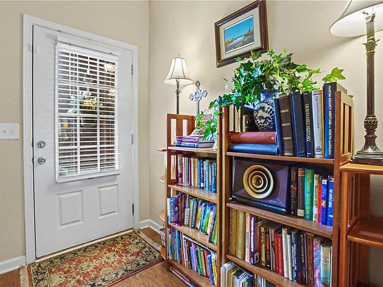 Listing photo 5