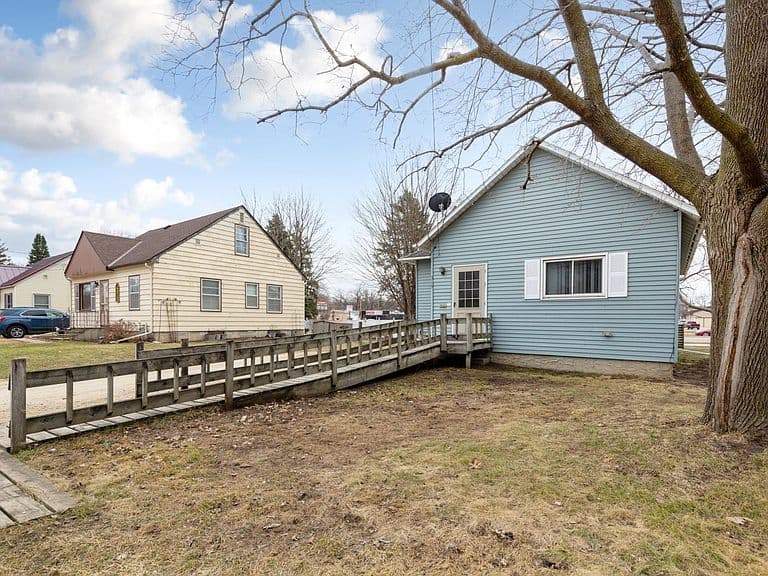 Listing photo 4