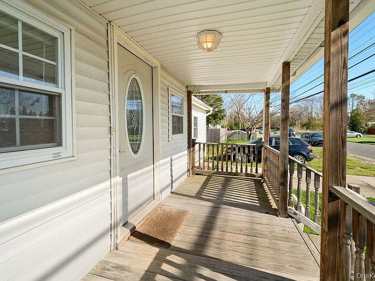 Listing photo 4