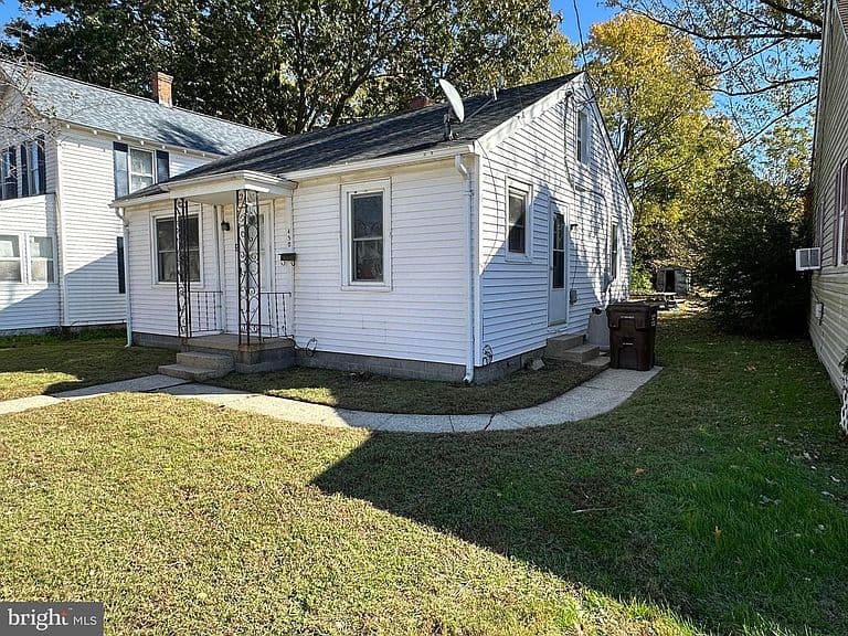 Listing photo 2