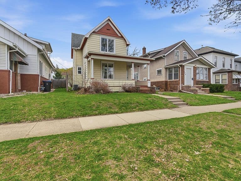 Listing photo 3