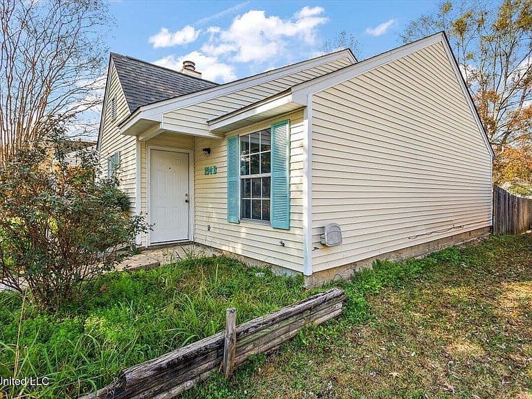Listing photo 3