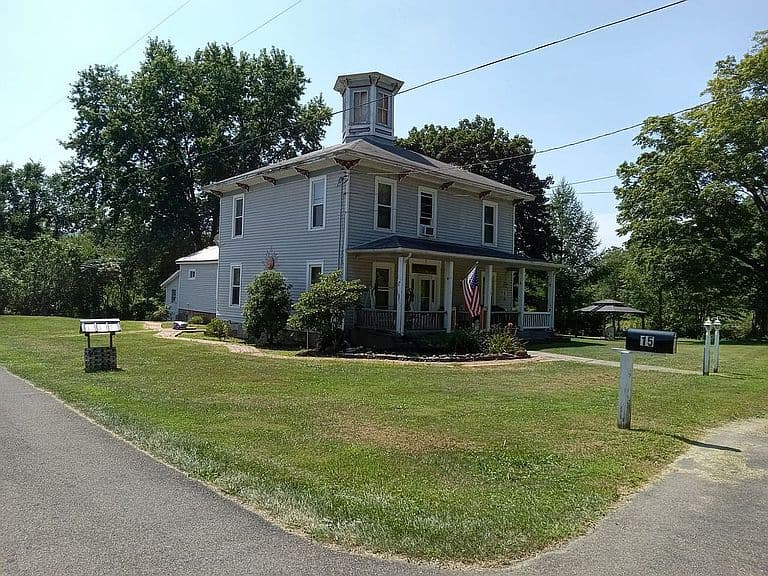 Listing photo