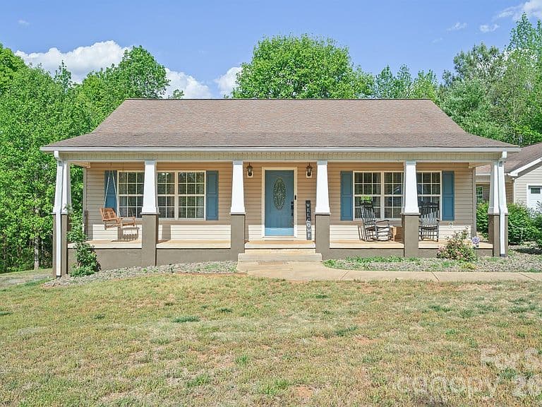 Listing photo 4