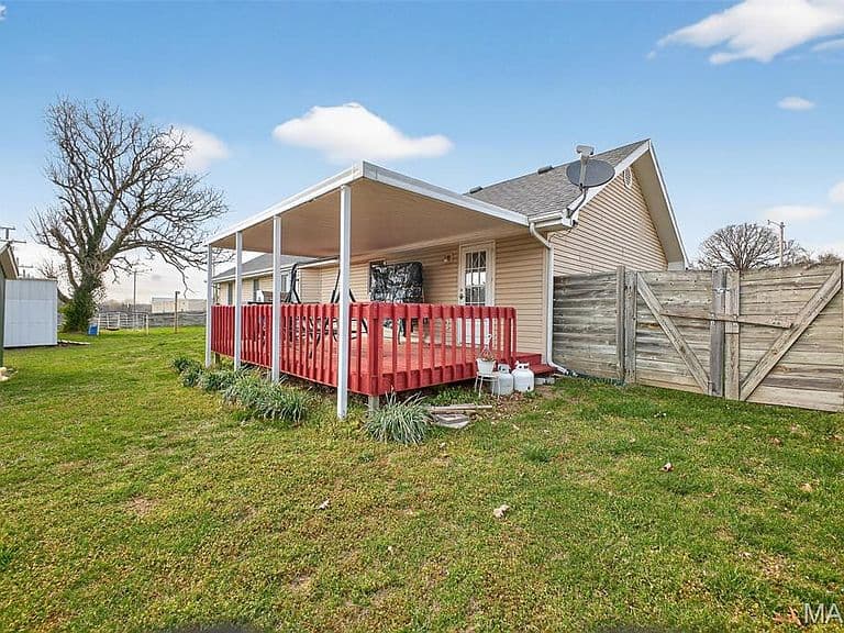 Listing photo 3