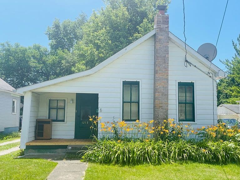 Listing photo 2