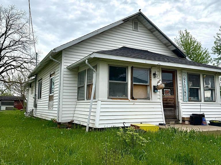 Listing photo 2