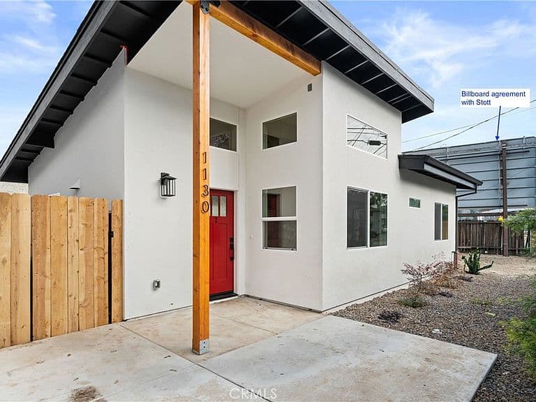 Listing photo 2