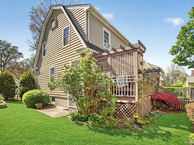Listing photo 3