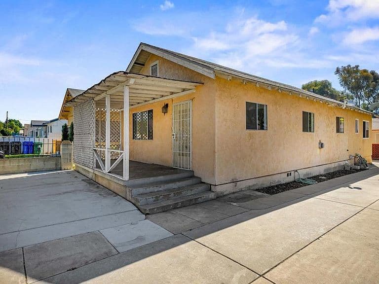 Listing photo 5