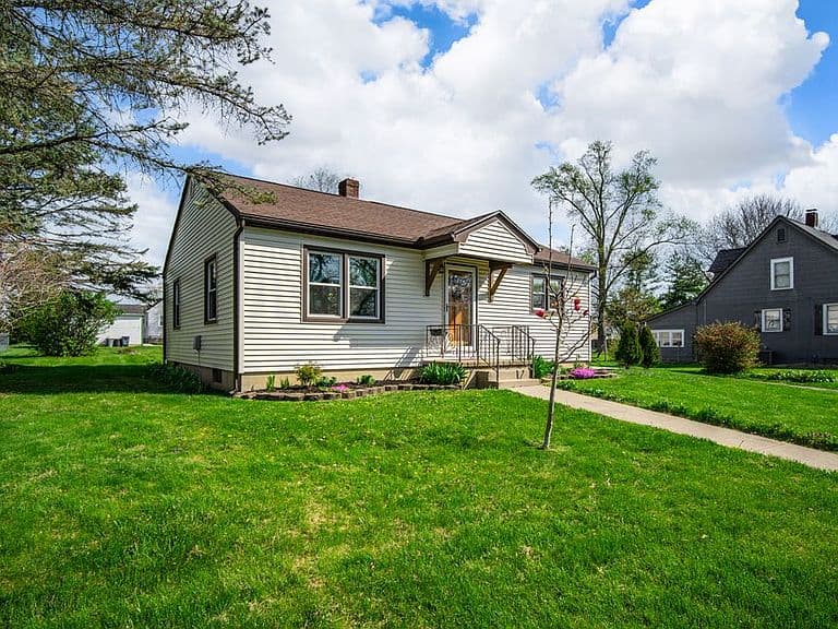 Listing photo 2