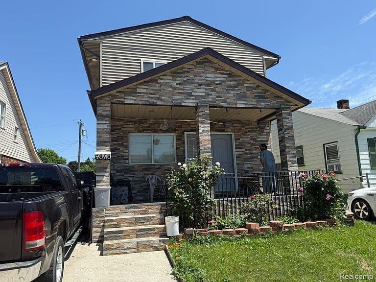 Listing photo 3