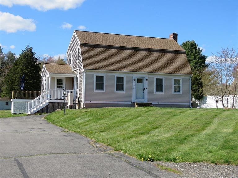 Listing photo 2