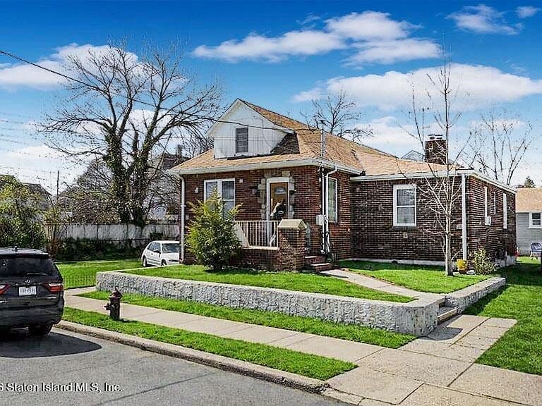 Listing photo 3