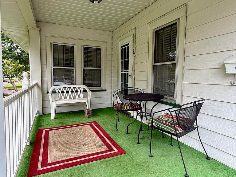 Listing photo 3