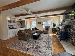 Listing photo 3
