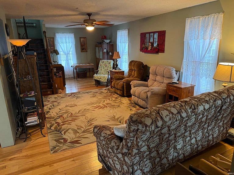 Listing photo 4