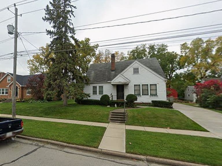 Listing photo 2
