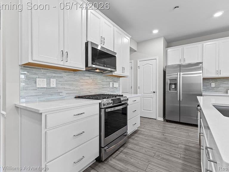 Listing photo 5