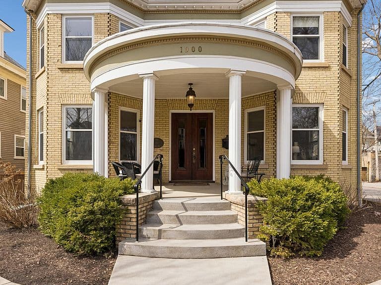 Listing photo 4