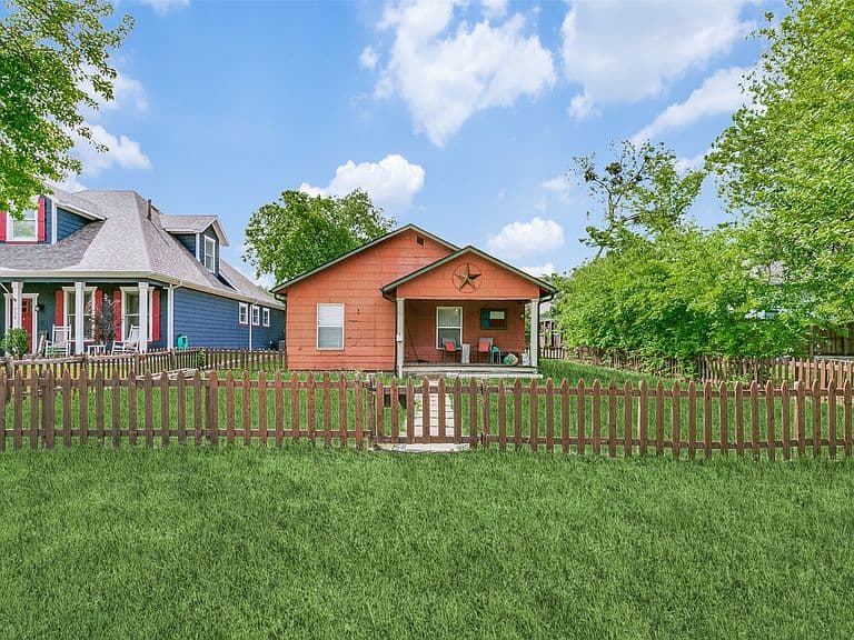 Listing photo 3