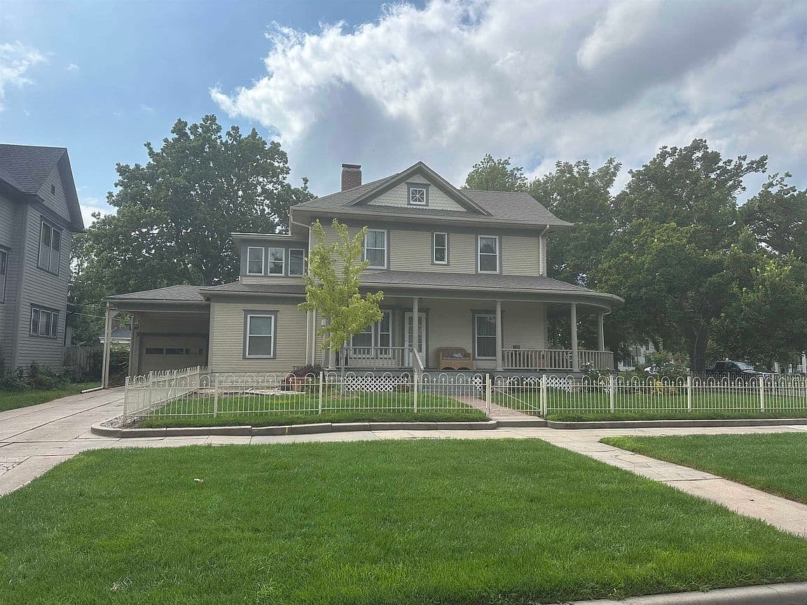 Primary listing photo