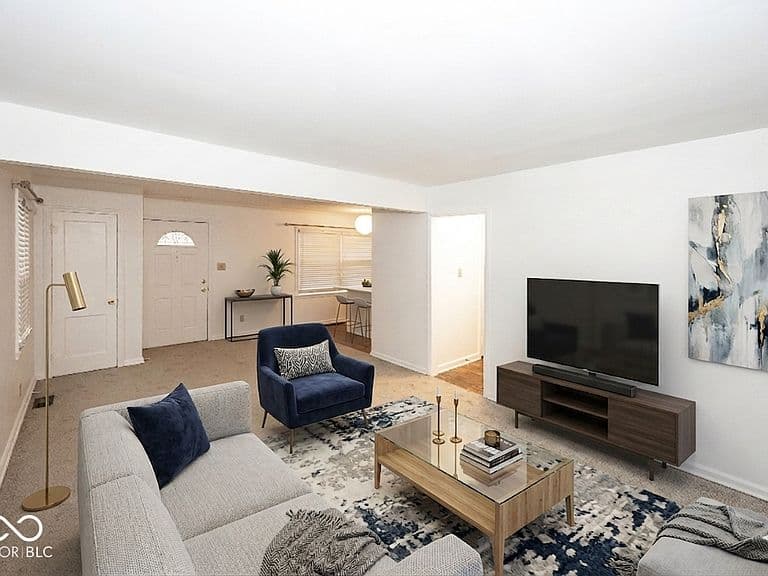Listing photo 2
