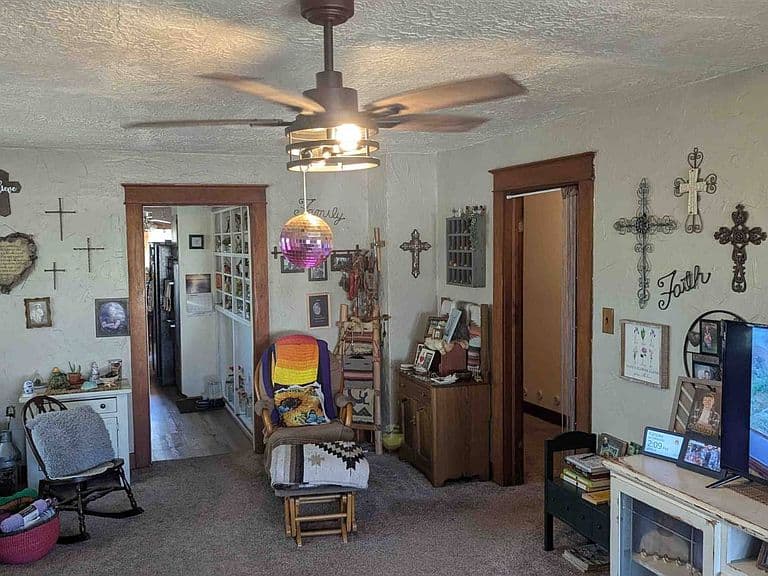 Listing photo 5