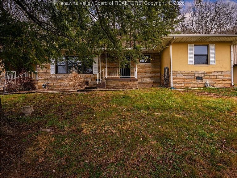Listing photo 2