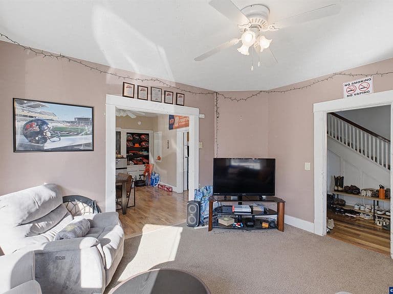 Listing photo 5