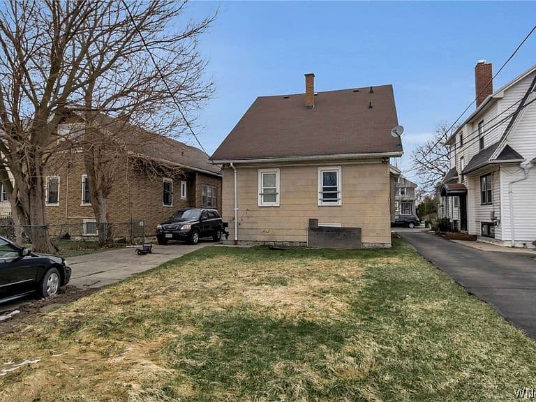 Listing photo 4