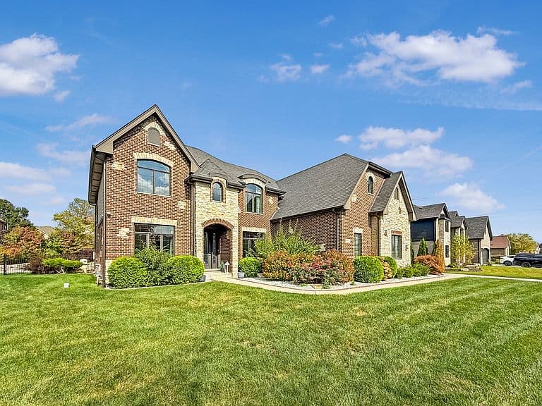 Listing photo 3