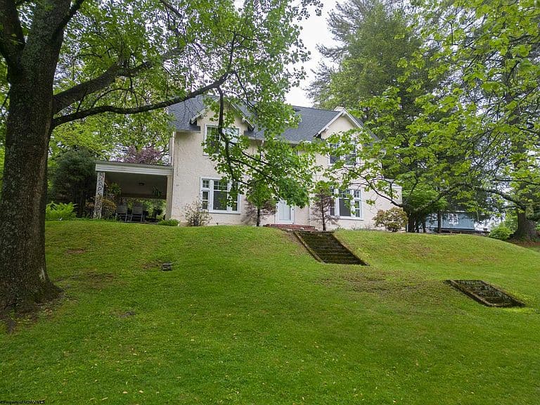 Listing photo 5