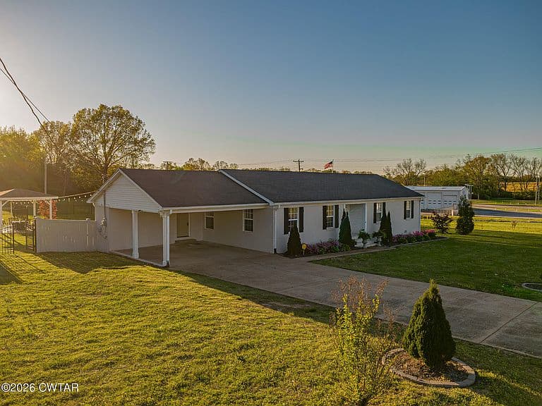 Listing photo 3