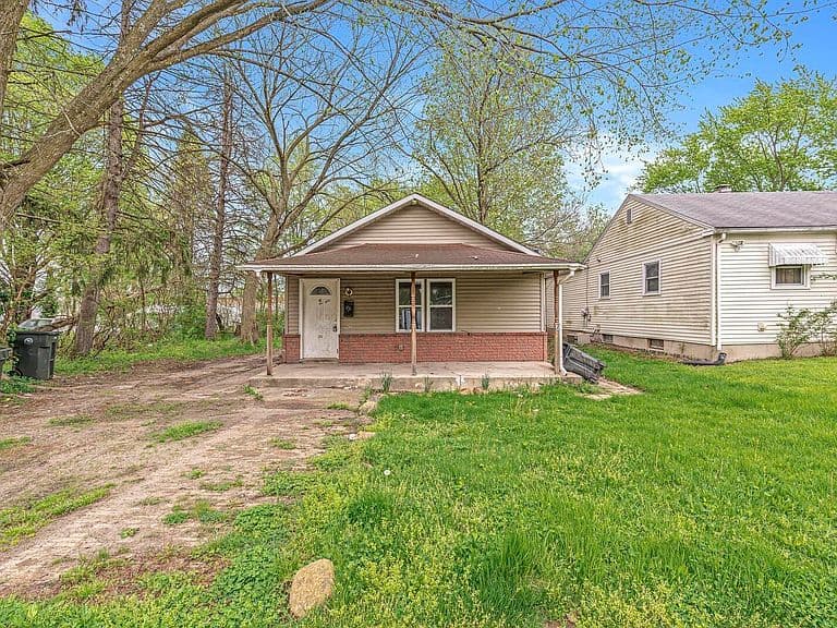Listing photo 2
