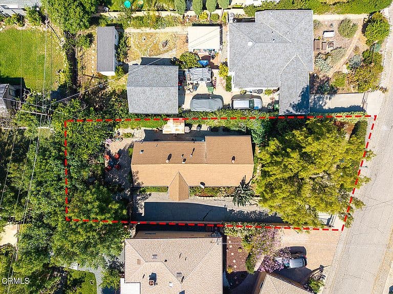 Listing photo 3