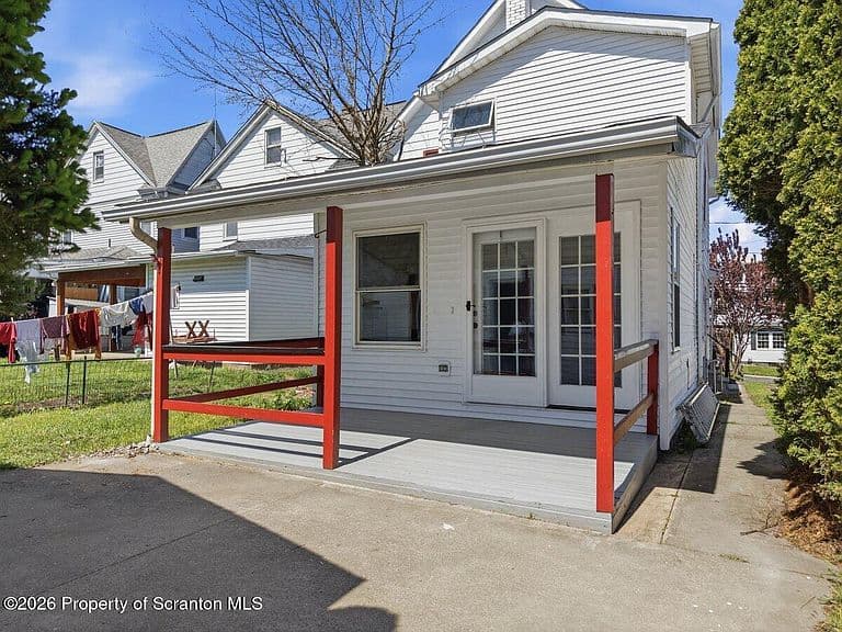 Listing photo 4