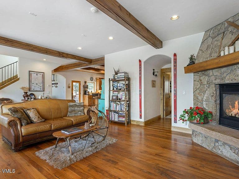 Listing photo 4