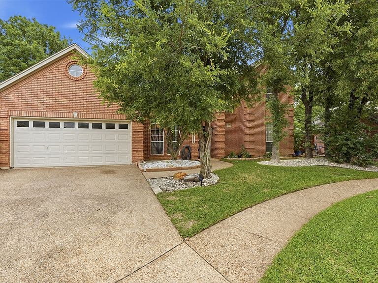 Listing photo 3