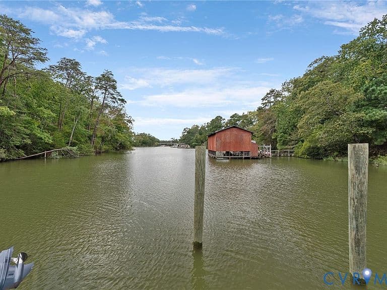 Listing photo 5