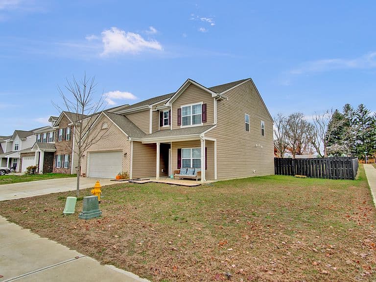 Listing photo 2