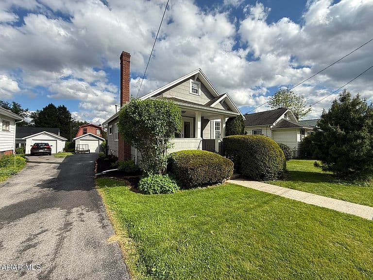 Listing photo 3