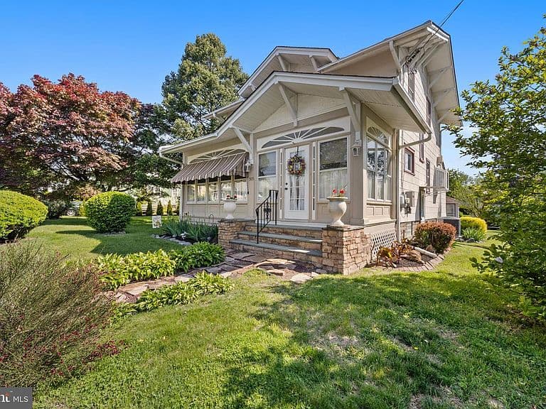 Listing photo 3