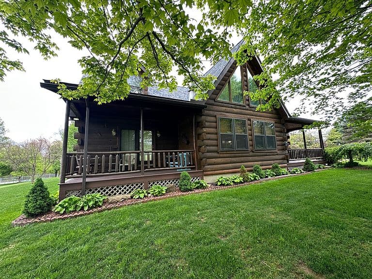 Listing photo 2
