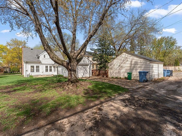Listing photo 4