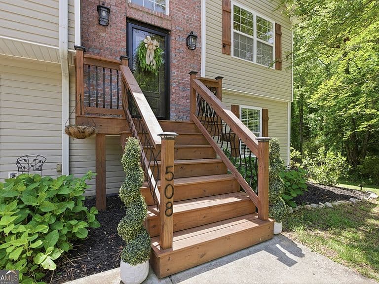 Listing photo 5