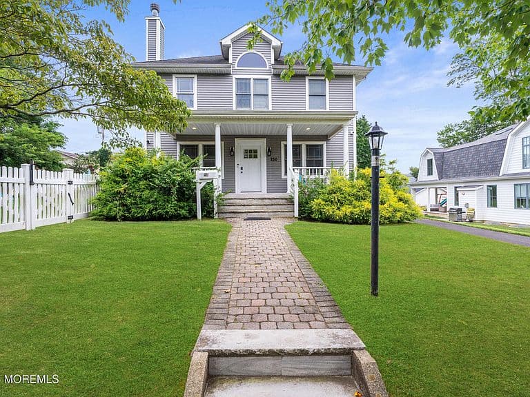 Listing photo 3