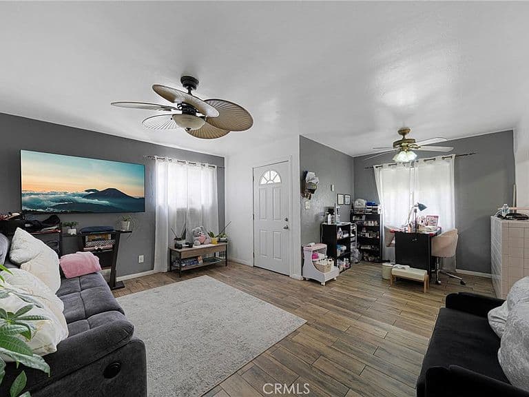 Listing photo 5