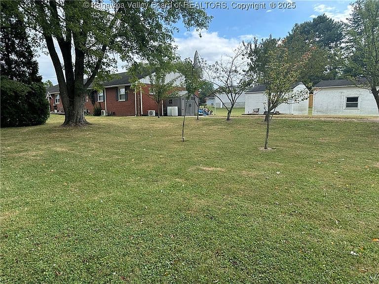 Listing photo 5