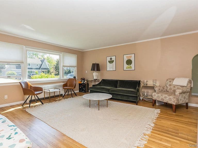 Listing photo 5